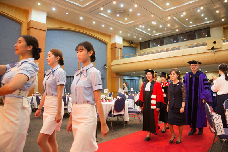 Held 50th Anniversary Honorary Commencement Ceremony