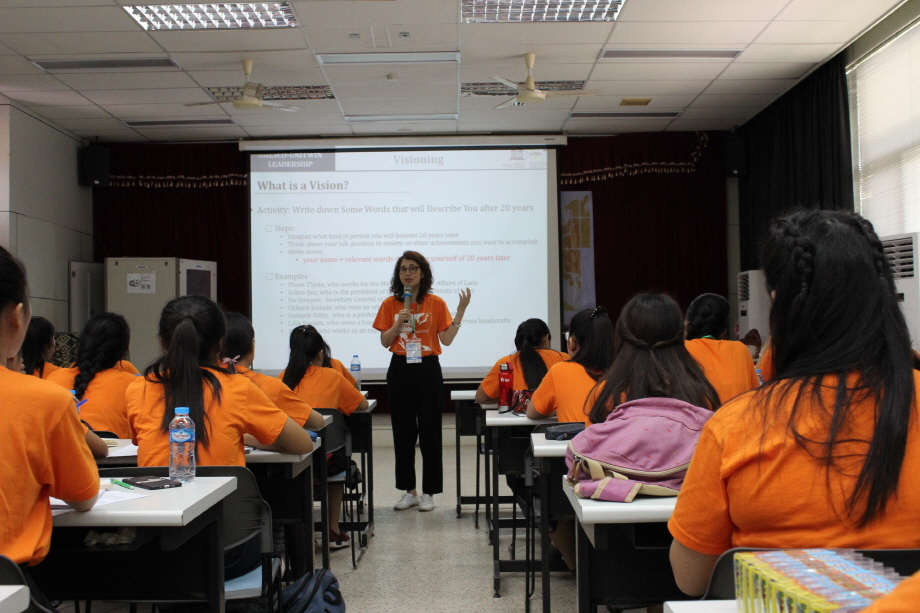 Asia Pacific Women’s Information Network Center (APWINC) practices ICT and leadership education in universities in Laos-Cambodia