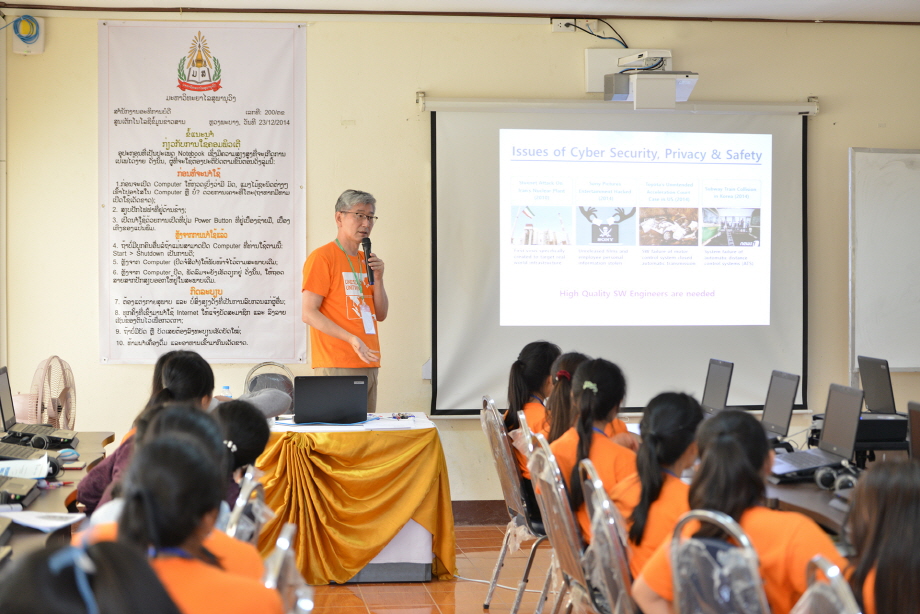 Asia Pacific Women’s Information Network Center (APWINC) practices ICT and leadership education in universities in Laos-Cambodia