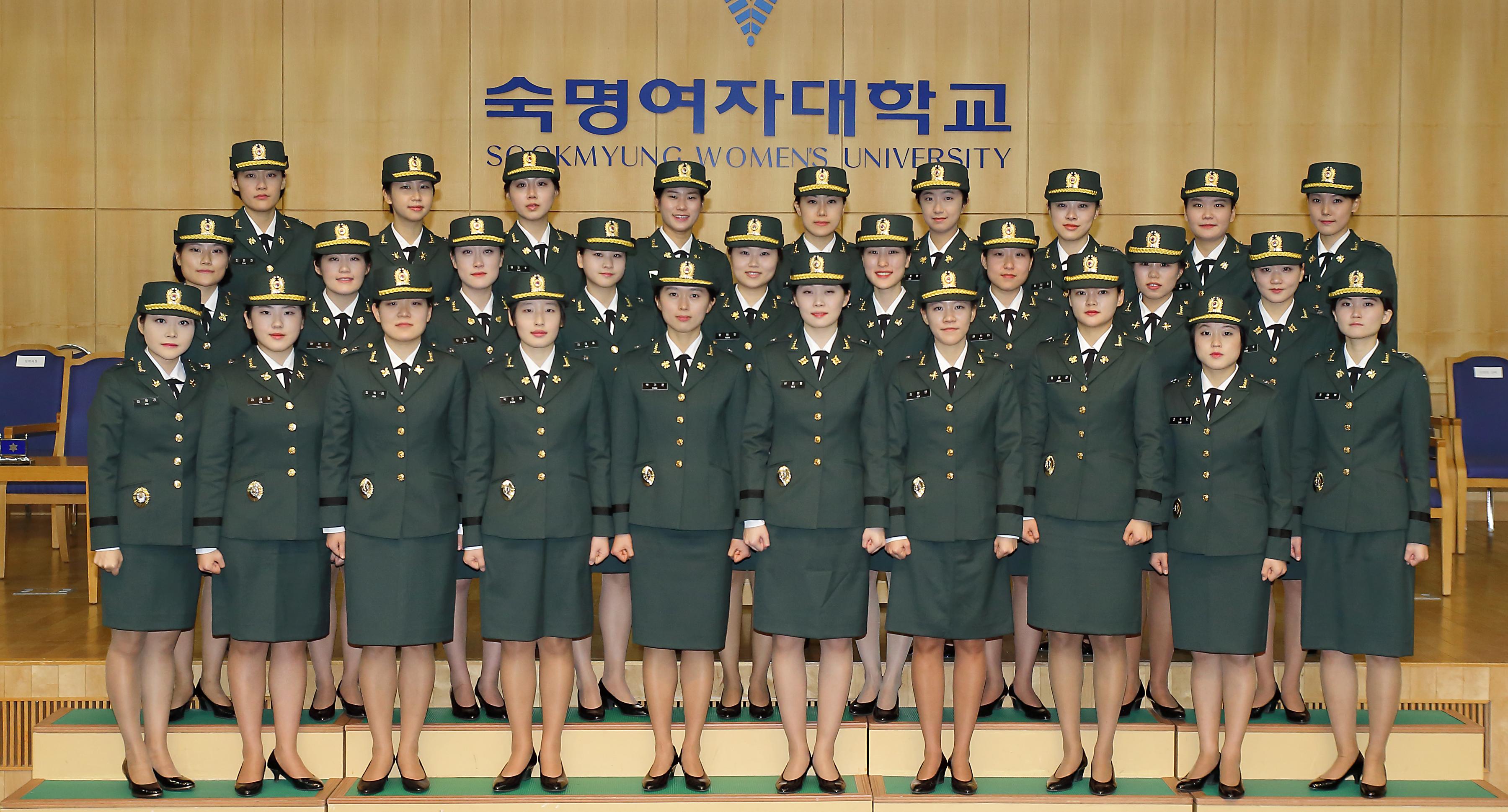 첫 여성 ROTC 장교 임관식 거행...