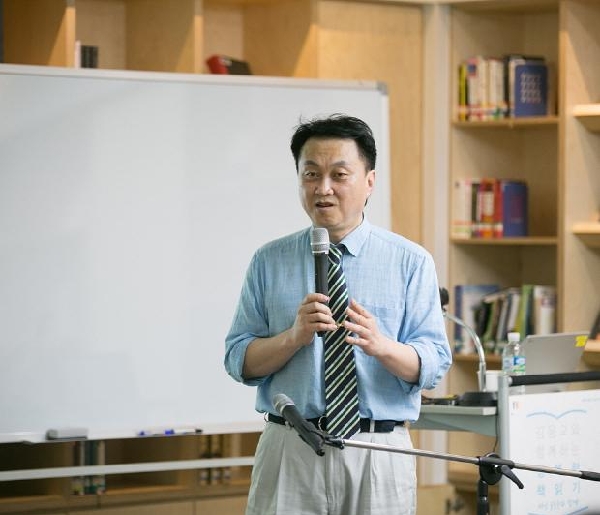 “윤동주의 독서방법을 배우자” 김응교와 함께하는 행복한 책읽기 강연회 열려