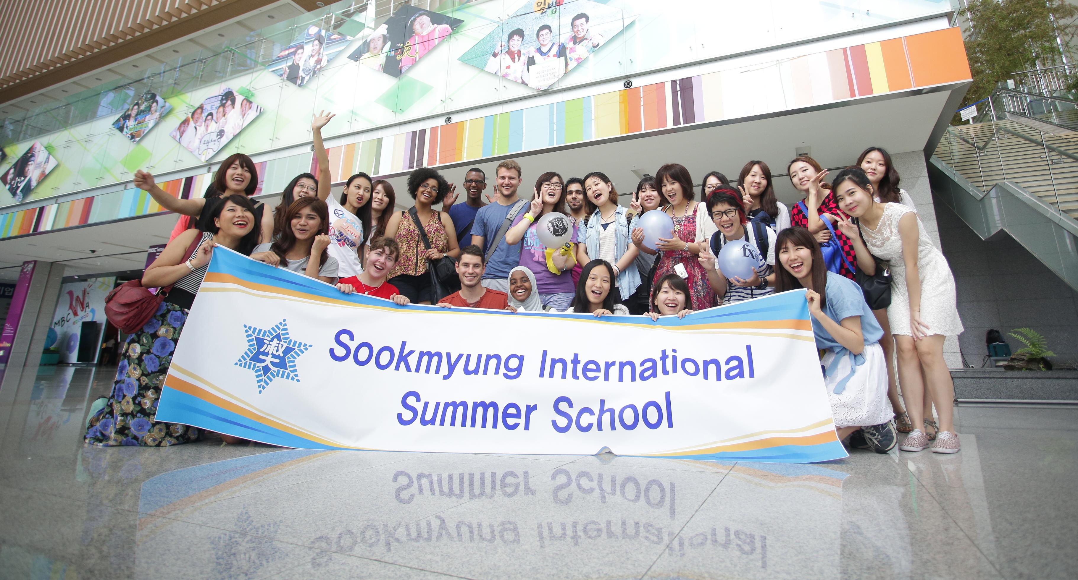 Sookmyung Women's University's SISS visits the scene of 'K-POP craze'