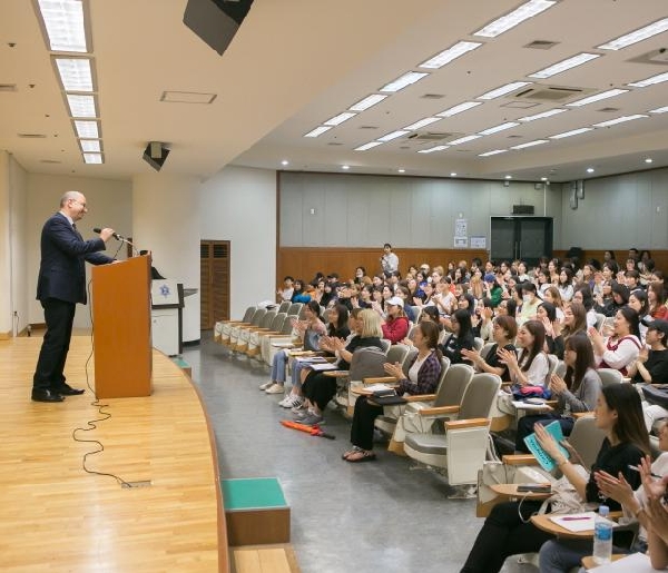 Sookmyung Institute of Security Studies holds special guest lecture with Thomas Gass, the United Nations Assistant Secretary-General in the Department of Economic and Social Affairs