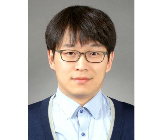 Prof. Minkyu Joo proposes a method for evaluating 2D electronic materials using machine learning
