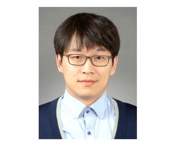 Prof. Min-kyu Joo reported on quantum tunneling in ambipolar multilayer black phosphorus materials
