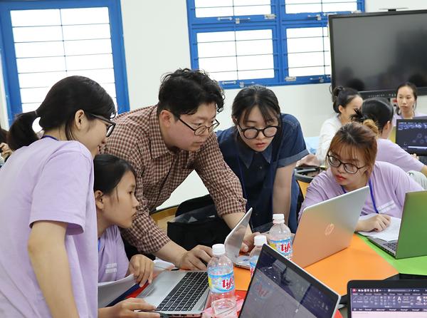 아태여성정보통신원, 동남아 4개국 여학생 350명 디지털·리더십 현지교육