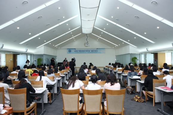 김형오 국회의장 방문