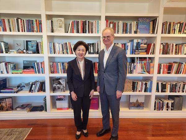 SMU President Chang and UChicago President Alivisatos Have a Meeting to Discuss Joint Research and Student Exchange