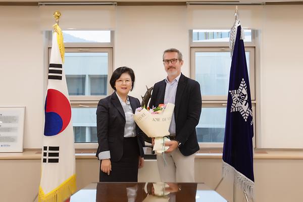 Sookmyung invites the Slovenian Ambassador to Korea