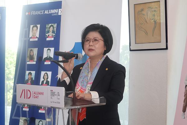 President Moon Si-yeun Selected for the 4th “Korea-France Alumni Visages”