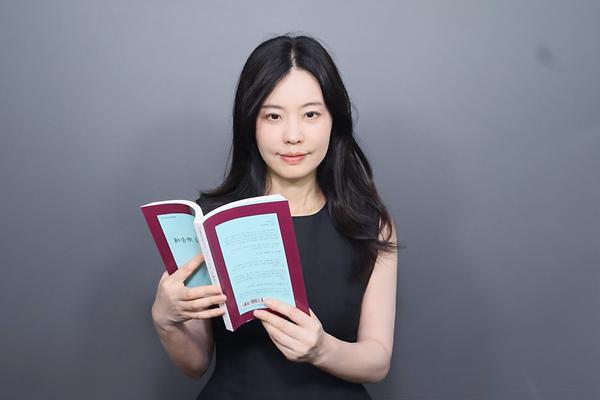 시와 희곡 넘나들며 시대를 쓰다…이지아 동문 "극시, 낯설지만 매혹적인 장르"